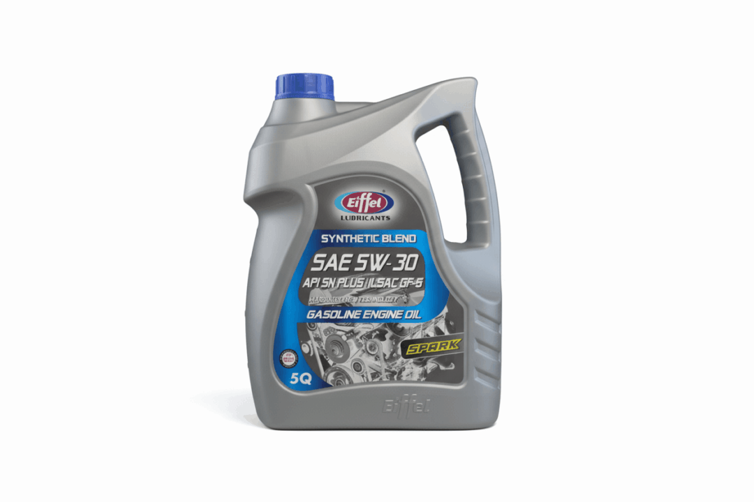 A 5-liter container of SAE 5W-30 engine oil with synthetic blend.